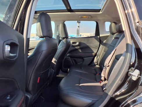 Used 2018 Jeep Compass Trailhawk w/ Leather Interior Group AWD/4WD image 23