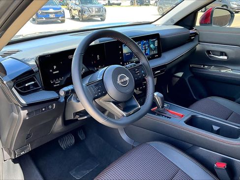 Used 2026 Nissan Kicks SR image 17