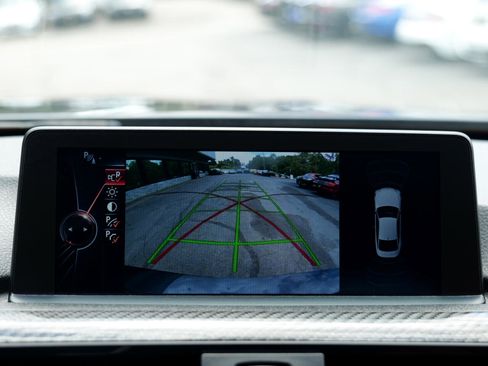 Used 2015 BMW M4 2dr Cpe image 26