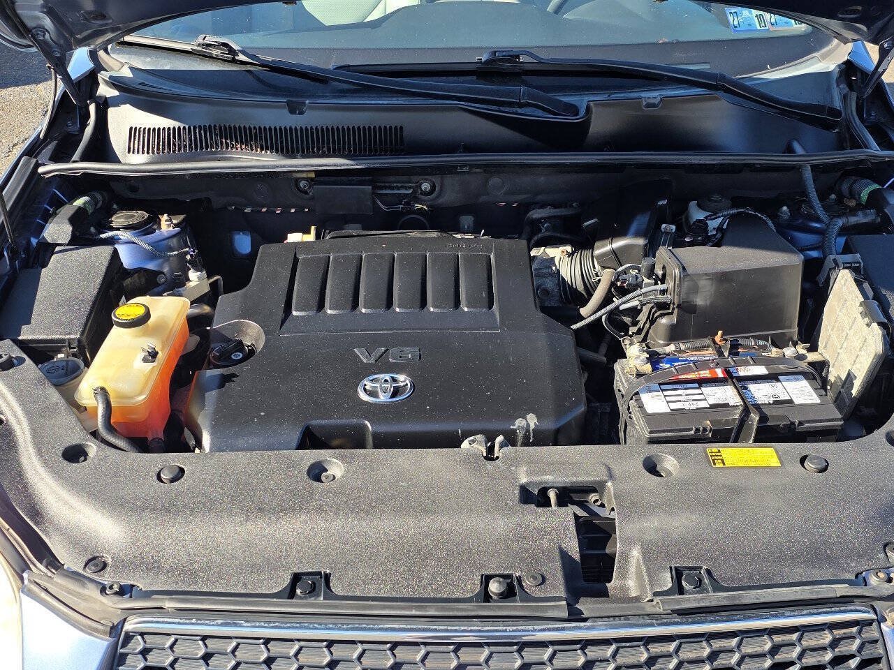 Used 2011 Toyota RAV4 Limited w/ Limited Extra Value Pkg AWD/4WD image 25