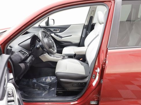 Used 2019 Subaru Forester Premium w/ All-Weather Package image 6