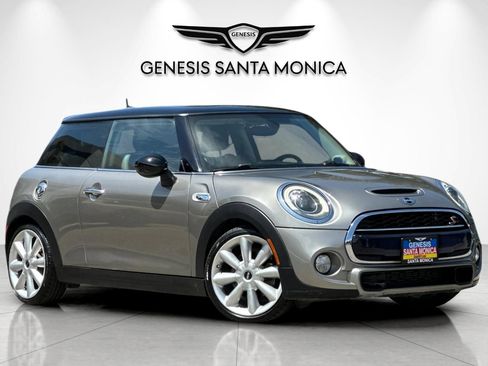Used 2017 MINI Cooper S FWD image 2