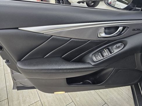 Used 2016 INFINITI Q50 3.0t Premium w/ Driver Assistance Package image 40