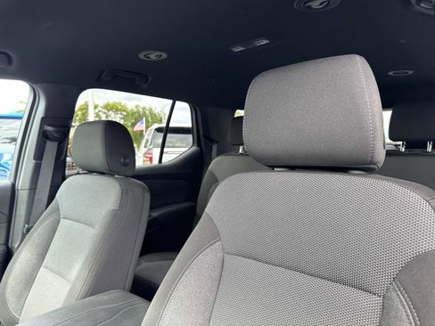 Used 2023 Chevrolet Traverse LT FWD image 24
