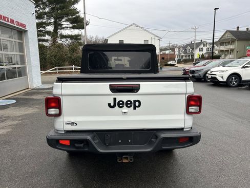 Used 2021 Jeep Gladiator Sport image 1