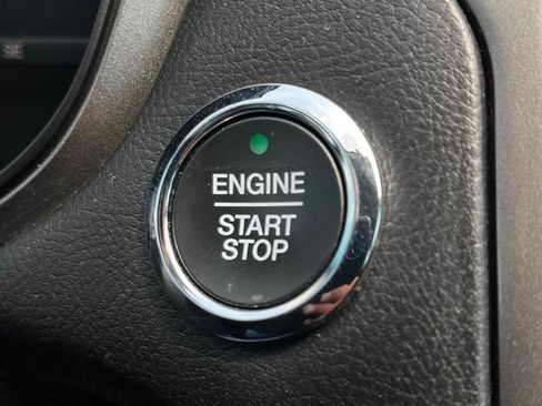 Used 2018 Ford Fusion SE w/ Fusion SE Technology Package FWD image 28