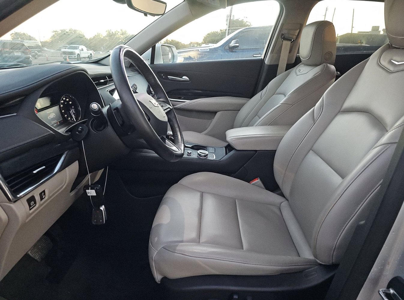 Used 2019 Cadillac XT4 Premium Luxury w/ Enhanced Visibility Package AWD/4WD image 7