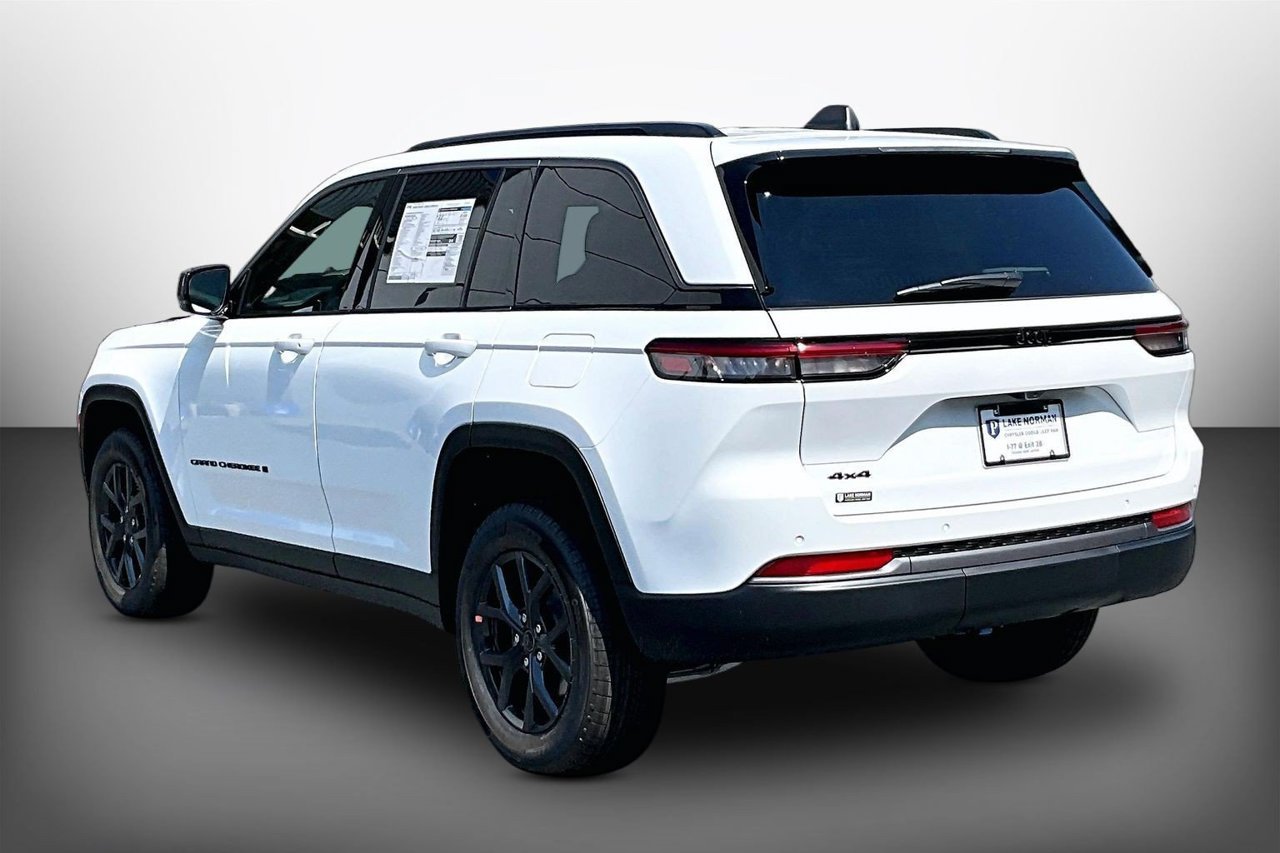 New 2027 Jeep Grand Cherokee Altitude AWD/4WD image 6