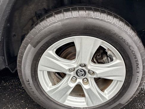 Used 2020 Toyota RAV4 LE image 10