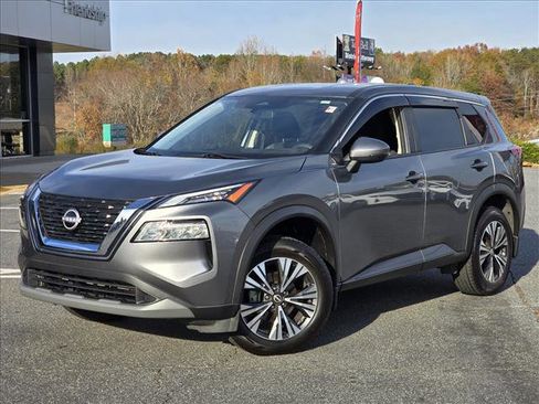 Used 2023 Nissan Rogue SV image 2