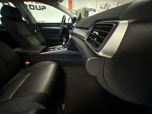 Used 2018 Honda Accord LX image 22
