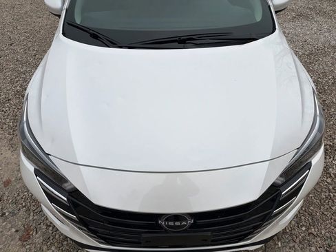 Used 2025 Nissan Versa SV image 14