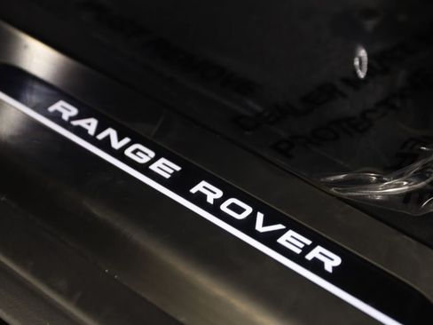 Used 2025 Land Rover Range Rover SE AWD/4WD image 31