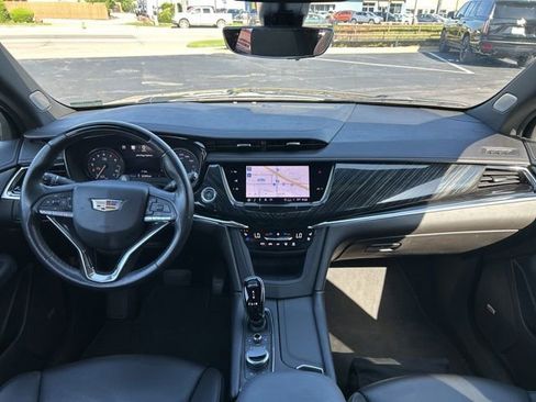 Used 2023 Cadillac XT6 Premium Luxury w/ Technology Package AWD/4WD image 16