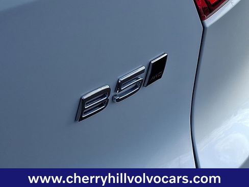 Certified 2025 Volvo XC40 B5 Core w/ Protection Package Premier image 31