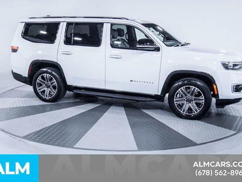 Used 2024 Jeep Wagoneer Series II w/ Flexible Seating Group image 13