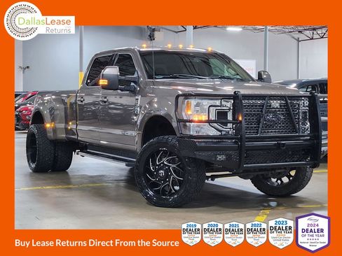 Used 2022 Ford F350 Lariat w/ Lariat Value Package AWD/4WD image 1