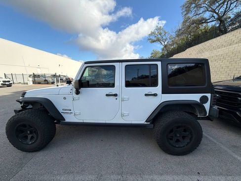 Used 2017 Jeep Wrangler Unlimited Sport w/ Max Tow Package AWD/4WD image 3