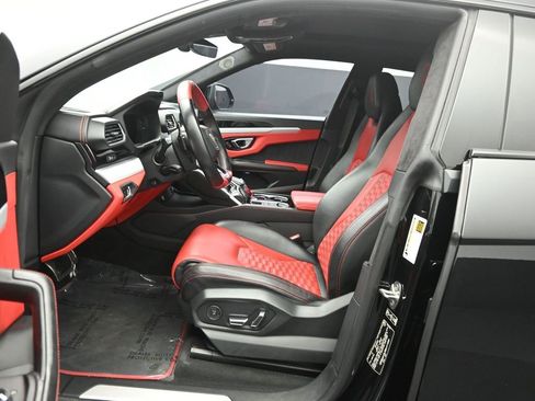 Used 2021 Lamborghini Urus image 10
