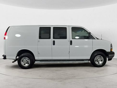 Used 2024 Chevrolet Express 2500 w/ Driver Convenience Package RWD image 4