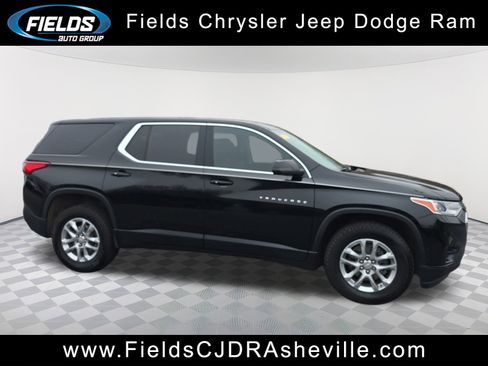 Used 2021 Chevrolet Traverse LS image 1