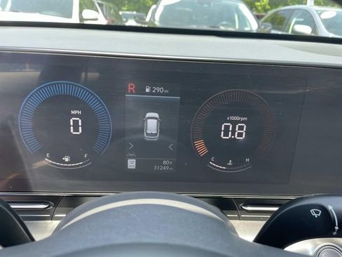Used 2025 Hyundai Kona SEL AWD/4WD image 32