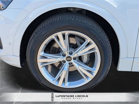 Used 2022 Audi Q8 Premium Plus w/ Premium Plus Package image 34