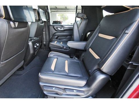 Used 2023 GMC Yukon XL AT4 w/ AT4 Premium Package image 7