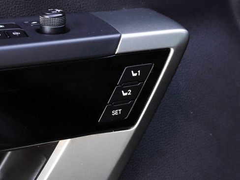 Used 2022 Toyota Tundra Limited w/ TRD Off-Road Package AWD/4WD image 21