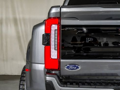 Used 2024 Ford F350 Platinum image 43