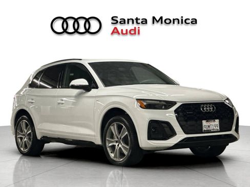 Used 2025 Audi Q5 2.0T Premium w/ Convenience Plus Package AWD/4WD image 9
