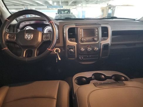 Used 2019 RAM 1500 Tradesman w/ Chrome Appearance Group RWD image 5