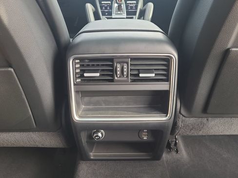 Used 2019 Porsche Cayenne AWD/4WD image 22