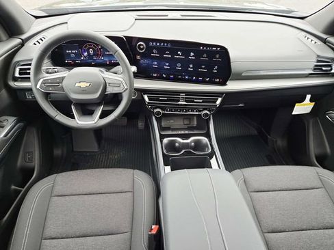 New 2026 Chevrolet Traverse LT w/ Sun and Wheel Package AWD/4WD image 7
