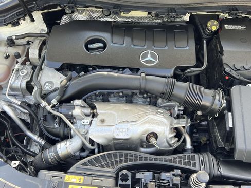 Certified 2022 Mercedes-Benz GLA 250 4MATIC image 33