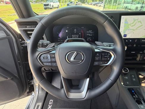 Used 2025 Lexus GX 550 w/ Cold Area Package AWD/4WD image 22