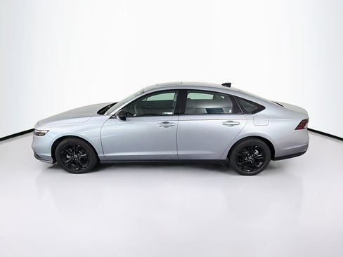 Used 2025 Honda Accord SE image 4
