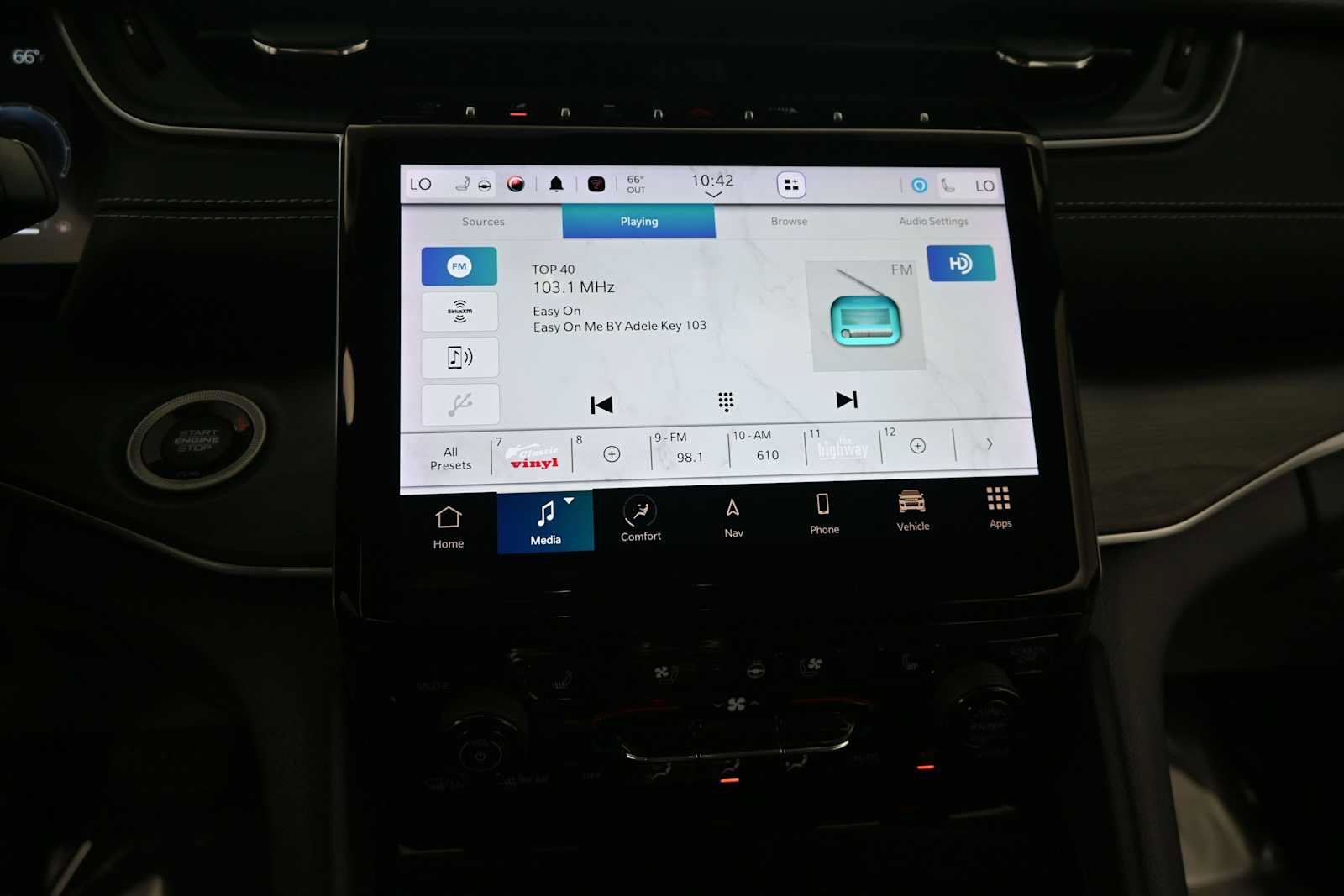 Used 2023 Jeep Grand Cherokee L Limited w/ Luxury Tech Group II AWD/4WD image 21
