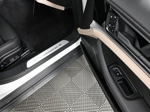 New 2025 Porsche Panamera 4 image 26