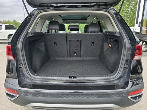 Used 2022 Volkswagen Taos SE image 13