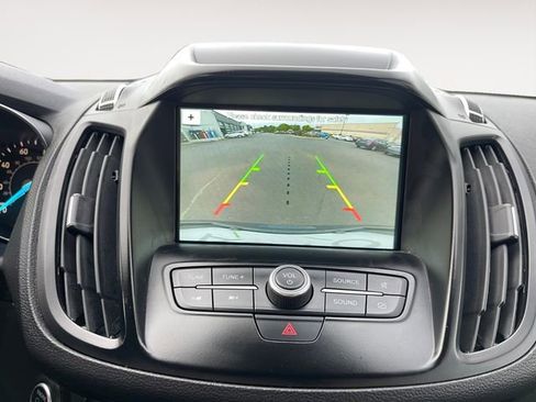 Used 2019 Ford Escape SE image 16