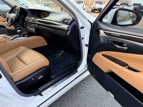 Used 2014 Lexus LS 460 w/ Comfort Package RWD image 11