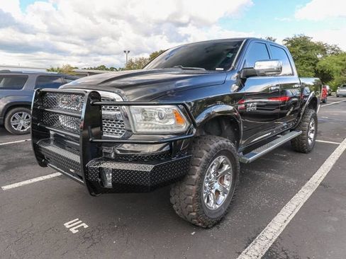 Used 2017 RAM 1500 Laramie w/ Convenience Group AWD/4WD image 2