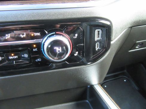 Used 2022 GMC Sierra 1500 Elevation image 46