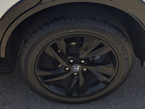 Used 2024 Buick Encore GX Sport Touring FWD image 7