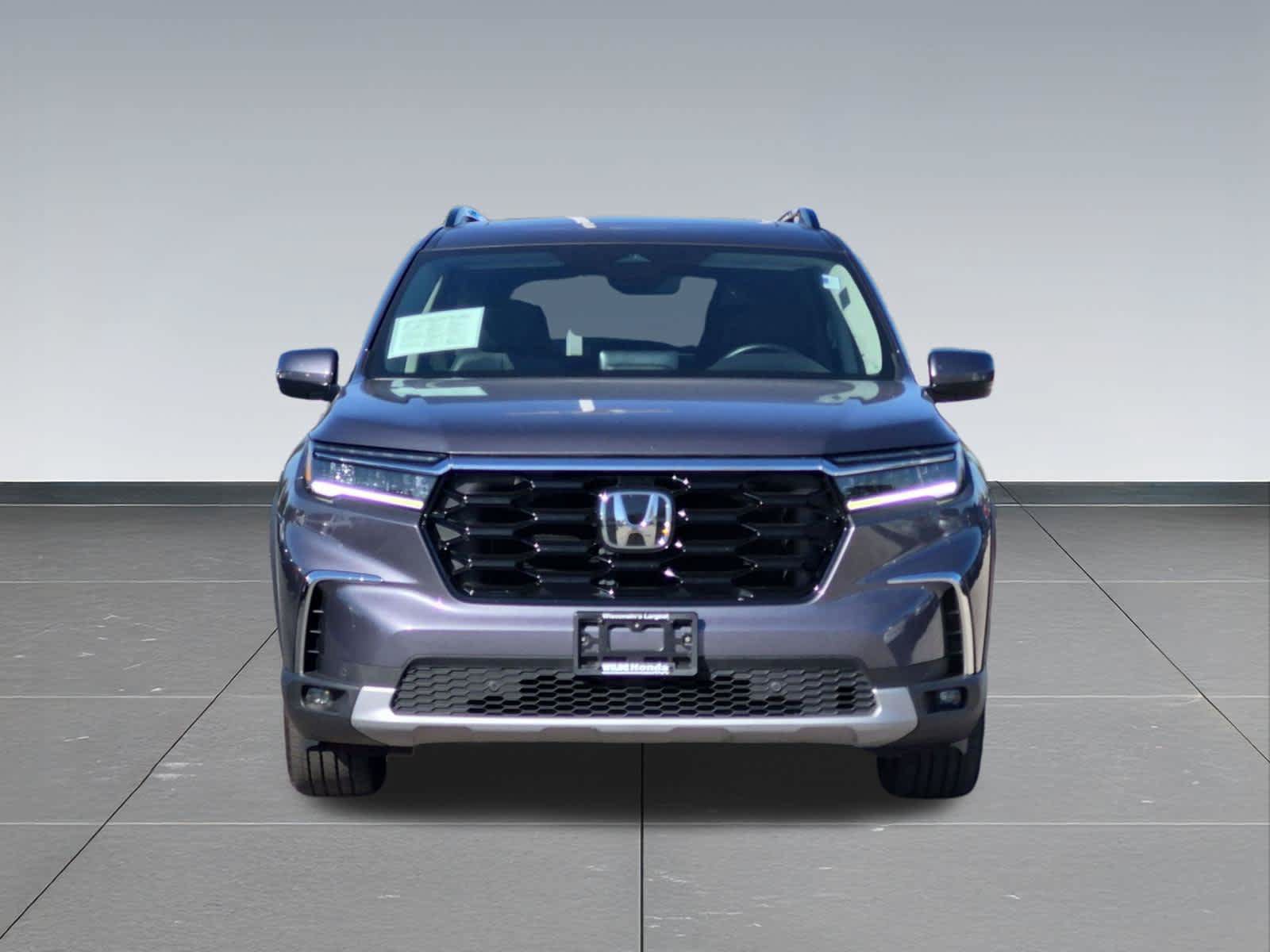 Certified 2024 Honda Pilot Touring image 9
