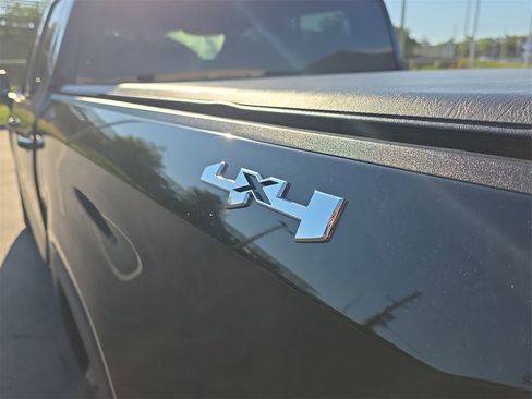 Used 2020 GMC Sierra 1500 SLE w/ SLE Value Package image 5