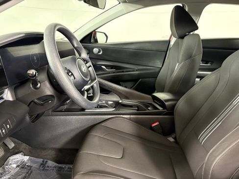 Used 2024 Hyundai Elantra SEL FWD image 21