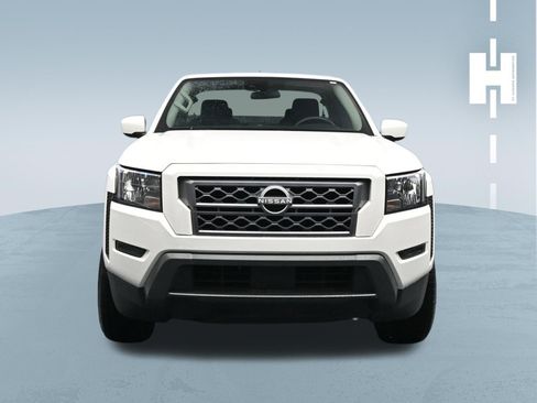 Used 2024 Nissan Frontier SV RWD image 2