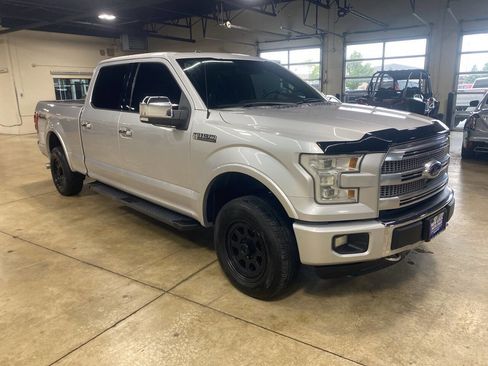 Used 2015 Ford F150 Platinum w/ Equipment Group 701A Luxury image 3